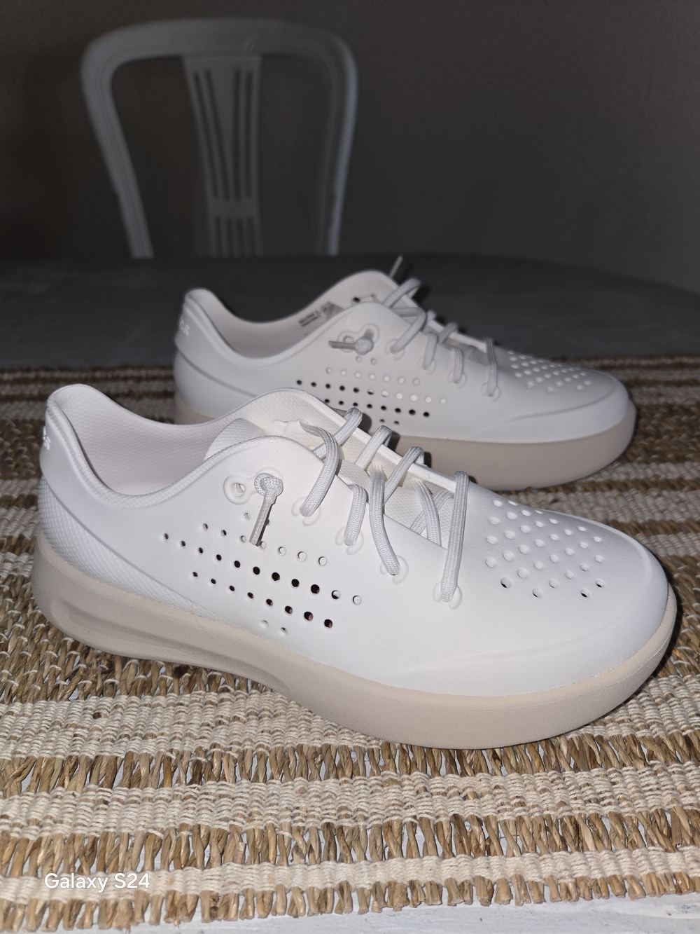 CROCS Women's White Lace-Up Perforated Casual Immotion Pacer Sneakers Sz 7 NWOT